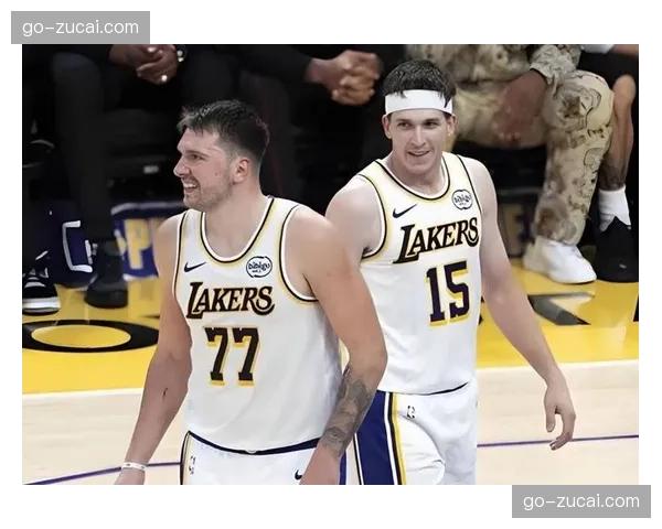 湖人单核领航四悍将 东契奇里夫斯缺阵全新首发保持全胜战绩